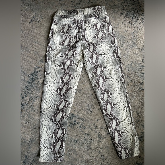 Fashion Nova Snakeskin Print Jeans Womens Large High Waist Animal Pattern - Picture 4 of 4